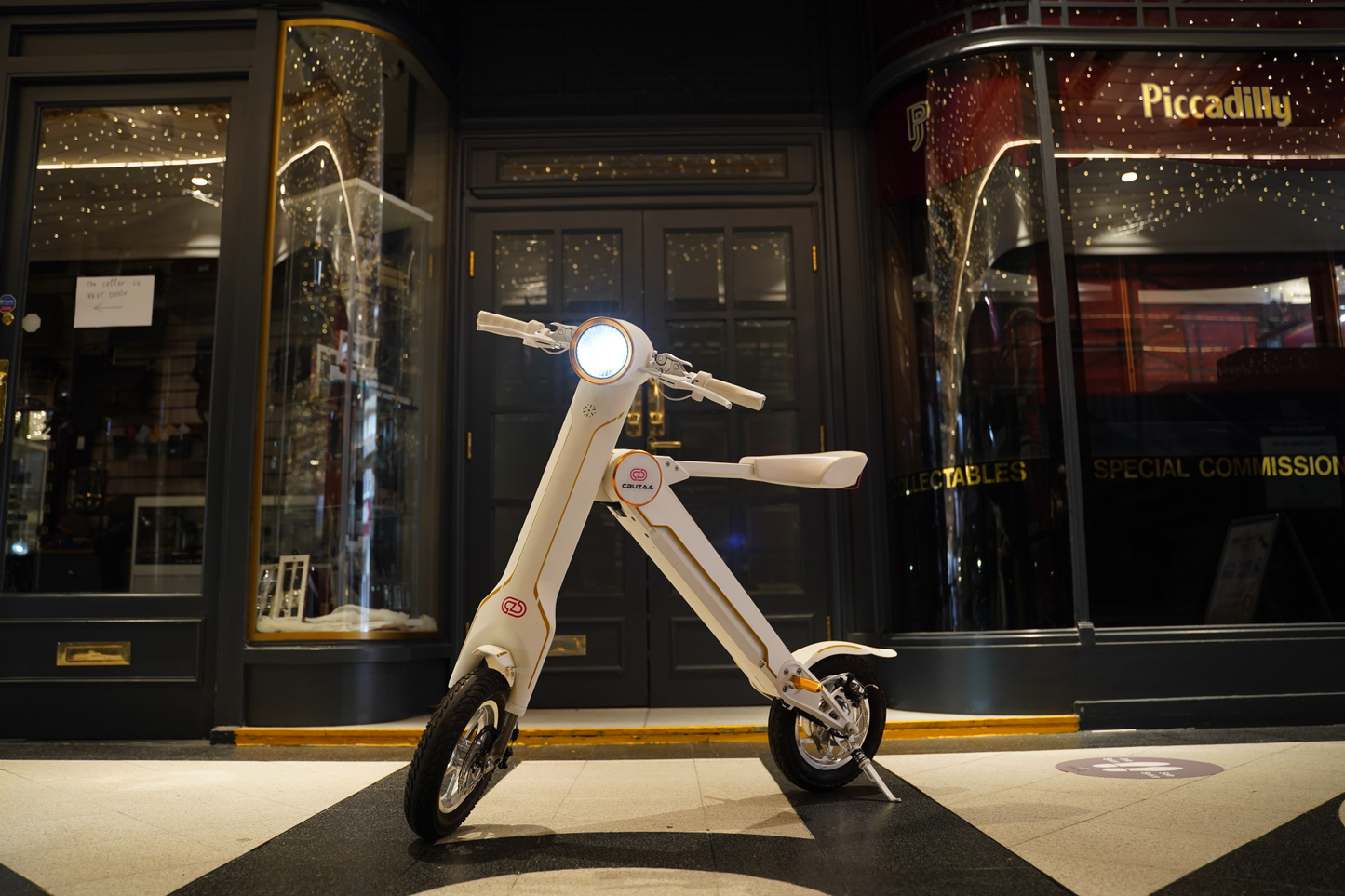 The Cruzaa PRO Electric Scooter - 45km Range & 35kmh Top Speed Cruzaa Built in Bluetooth & Speakers + USB - Racing White