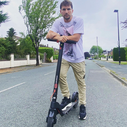 The Official Cruzaa Commuta E-Scooter 45km Range - 25kmh Top Speed - ships from UK