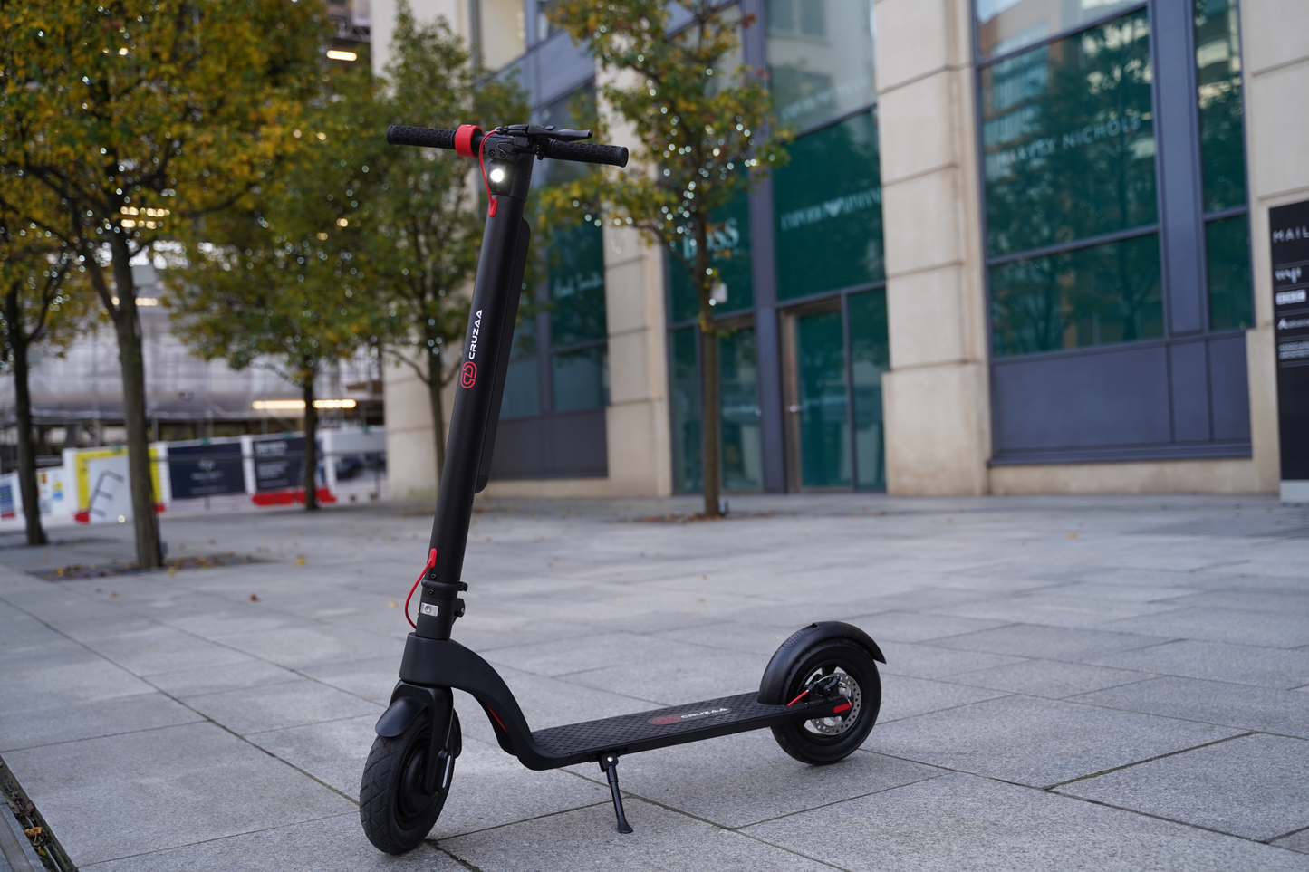 The Official Cruzaa Commuta E-Scooter 45km Range - 25kmh Top Speed - ships from UK